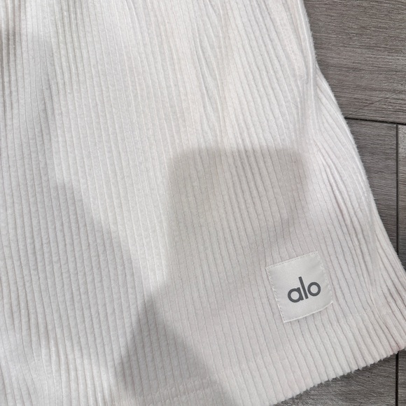 All yoga muse ribbed shorts sz medium ivory - Picture 2 of 5